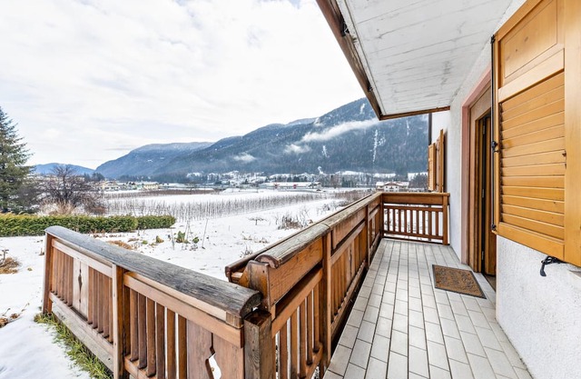 Apartment "Casa Bluesky" with Mountain View, Private Garden & Wi-Fi