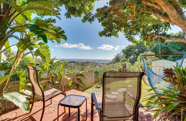 Aiea Studio Apartment with Shared Patio & Views!