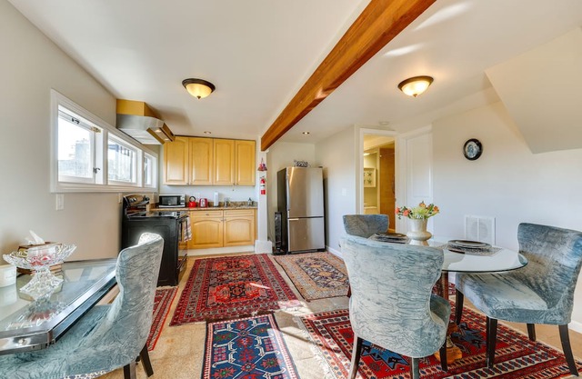 Quaint Apartment w/ Grill: 3 Mi to Paradise Beach!