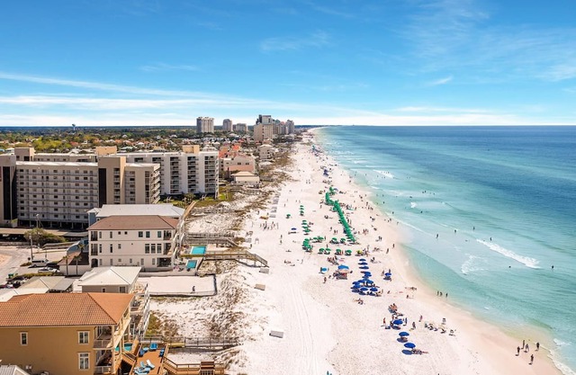 Spend Summer at the Beach! Gulf Views! Private Pool and Spa! Golf Cart!