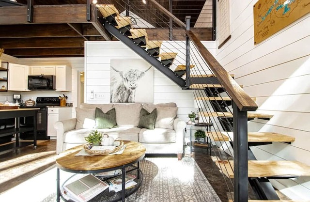 Luxury Lakefront Cabin