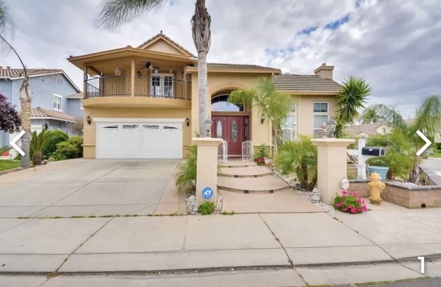 Spacious 7 bdrm home in Atwater. Sleeps 15! near UC Merced-