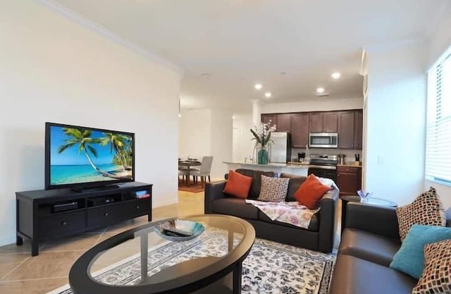 3 Bedroom 760302 by Houzlet