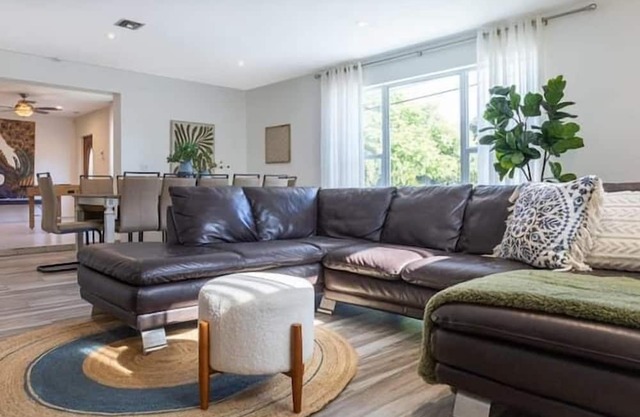 4 Bedroom 757318 by Houzlet