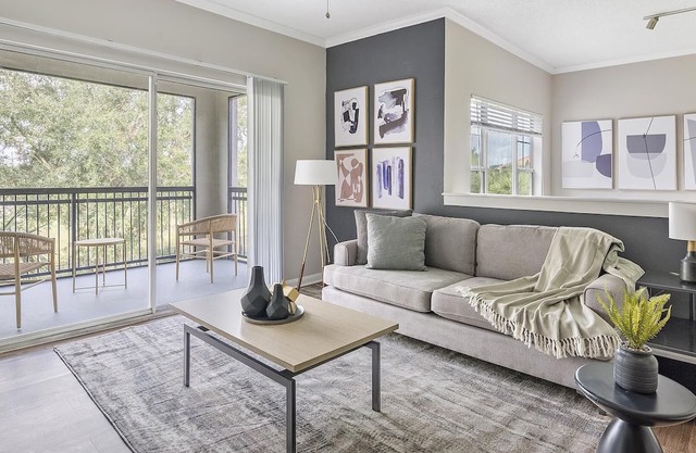 Modern Apartment in Prime Location (ID1276X306)