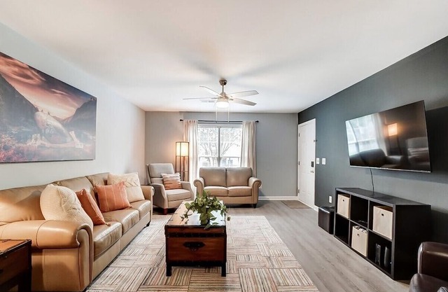 Walking distance to Wingate University! Book today