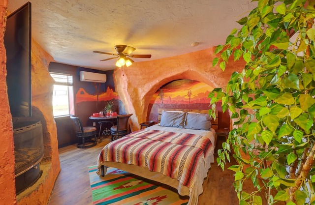 Adobo-Style Studio in Shelly w/ Shared Courtyard!