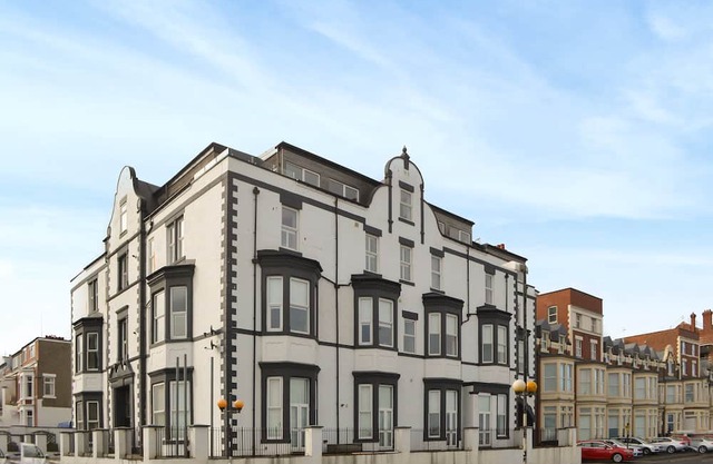 2 bedroom accommodation in Whitley Bay