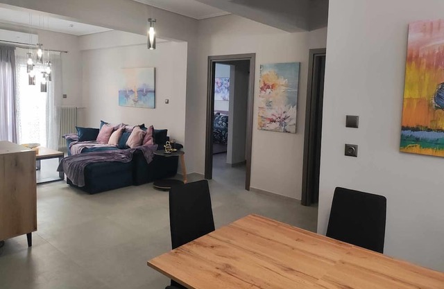 Modern appartment, perfect for couples & families. Enhanced Security features!