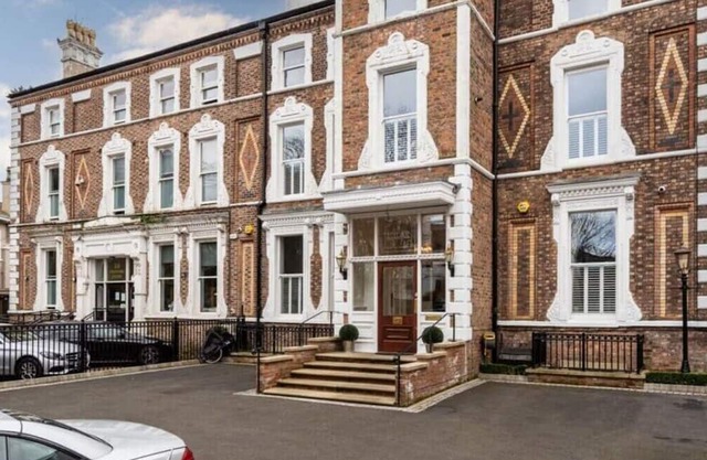 Host & Stay | Princes Park Abode