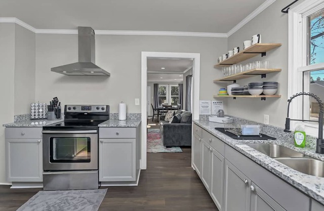 Cute as a button 3 bedroom 1 bath close USC, Fort Jackson and downtown Columbia