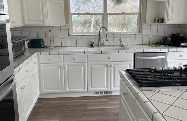 Country home located on a 10 acre olive farm in Historic Byron.