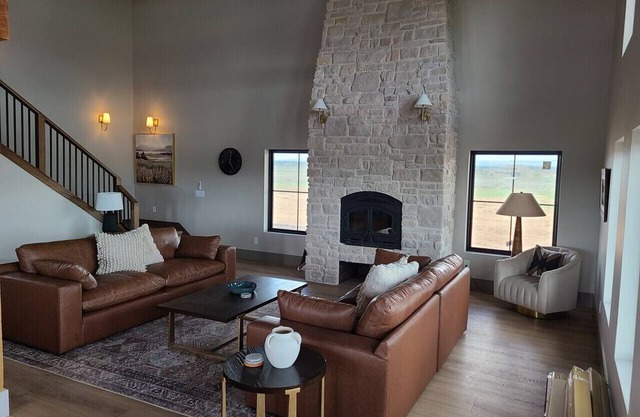 Cabin and Full Sized Boat/Trailer Garage.