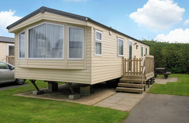 Very comfortable, modern and contemporary caravan with one double and two twin.