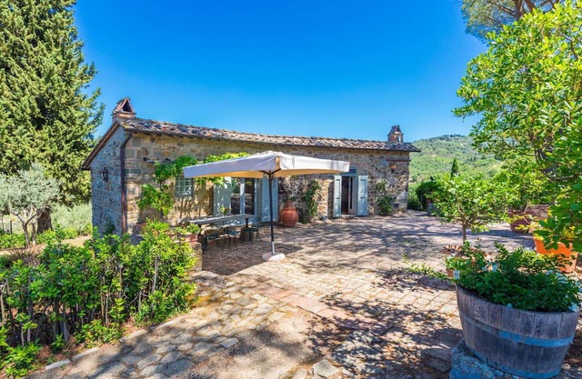 Wonderful private villa with private pool, WIFI, A/C, patio, pets allowed and panoramic view
