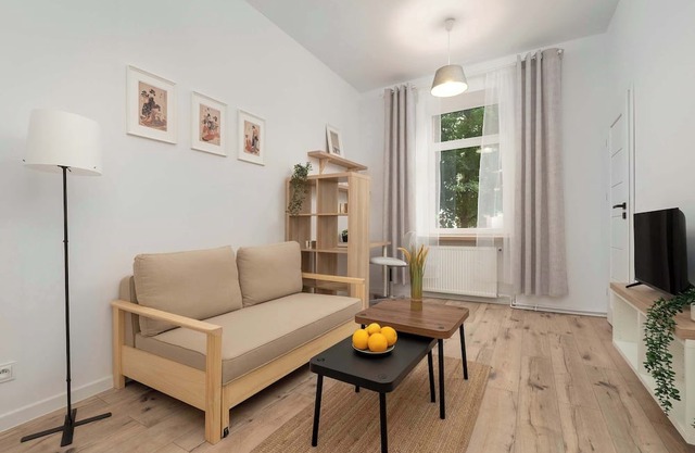 Tuwima 25 | Łódź | Beige Apartment | Remote Work