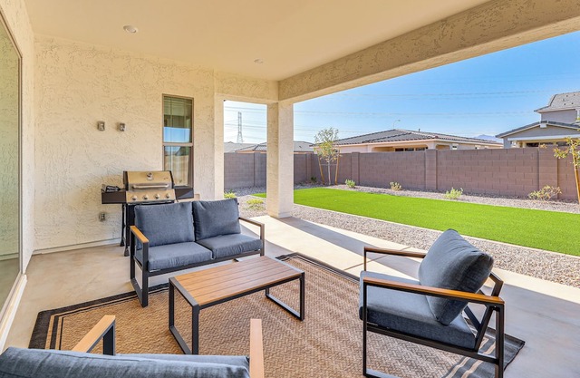 Getaway w/ Fenced Yard: 4 Mi to Phoenix Raceway