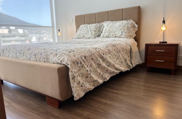 Stylish & Private Suite in Quito–Perfect Location Near Bars, Restaurants & More!