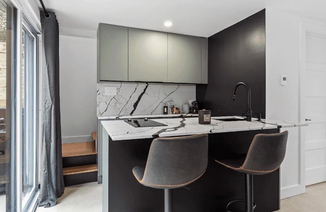 Luxury mini-chalets to disconnect for two with a private spa nestled in the hear