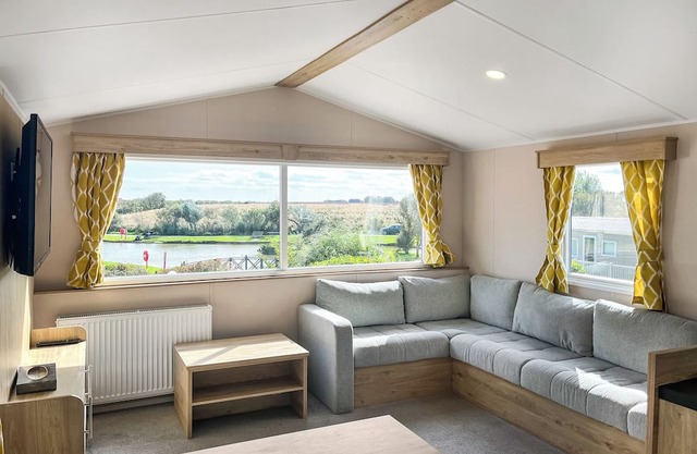 2 bedroom accommodation in Tunstall