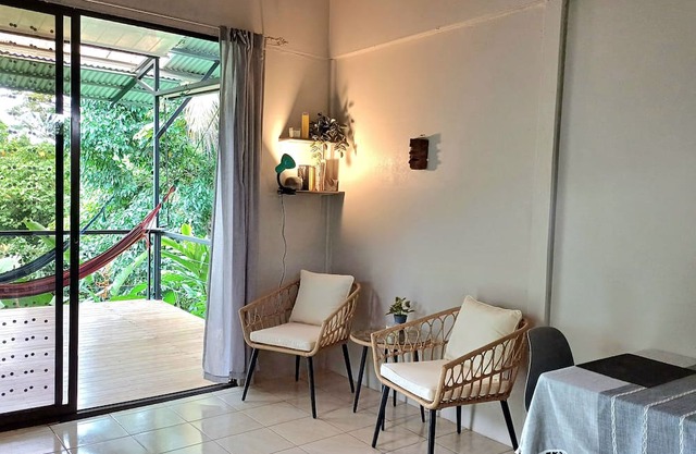 House with beautiful forest view, A/C, balcony and kitchen 5 min from downtown