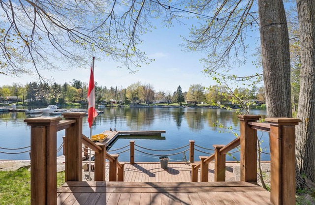 Waterfront Kawartha Cottage | Cozy Private Retreat