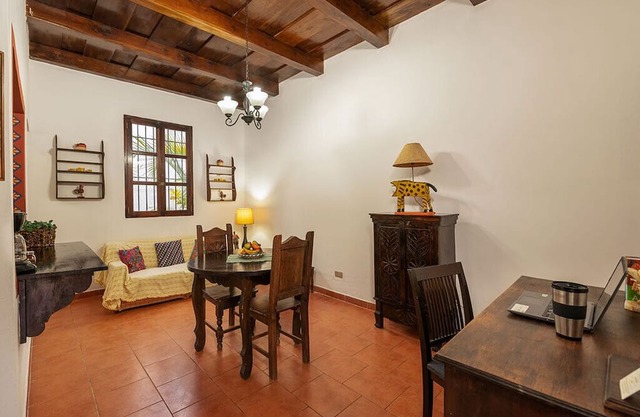 Family House + 3 Apartments very close to the park