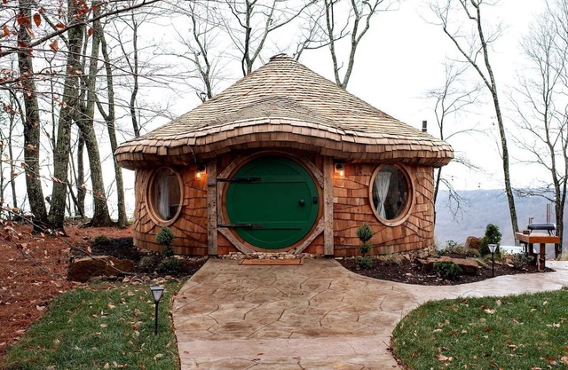 Amazing Hobbit House with Fire Pit and Barbecue in Rising Fawn, Georgia