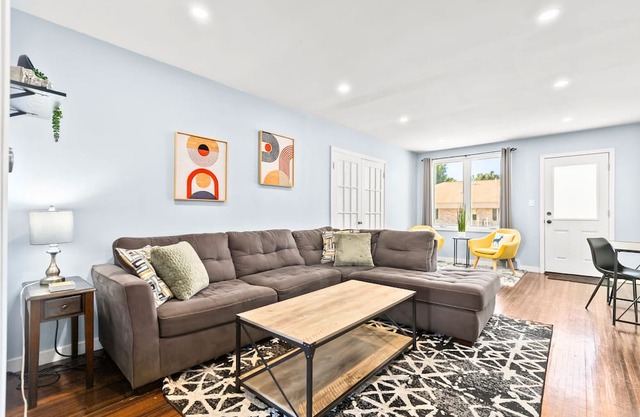 The Game Zone: Waterfront|Huge Game Room|King Beds