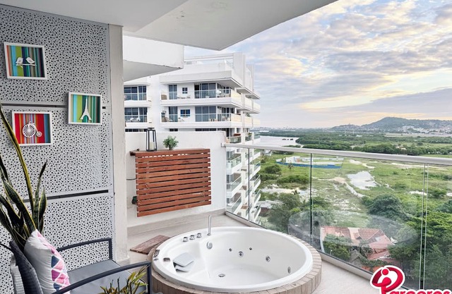 PARCEROS GROUP - 1 BEDROOM VACATION APARTMENT, 12th FLOOR, CARTAGENA