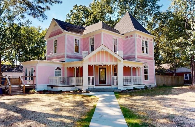 The Pink House est. 1892