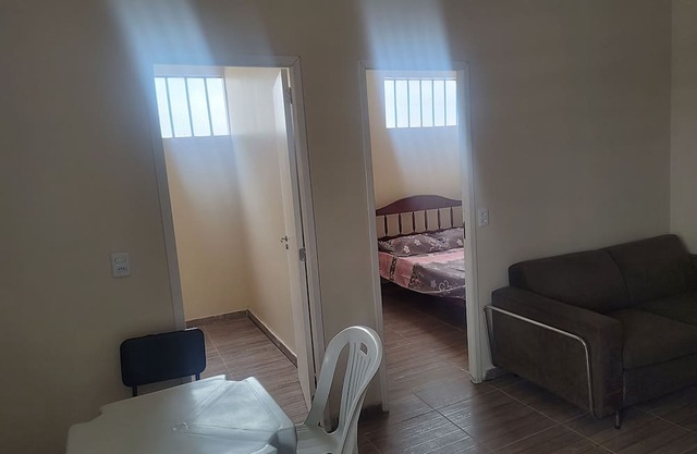 Furnished 2-bedroom apartment 300m from the metro.