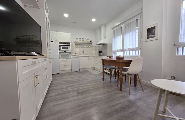 1A165 Modern and charming apartment with garage