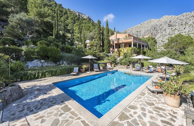 Holiday Home 'Can Punxa Dalt' with Sea View, Wi-Fi and Air Conditioning