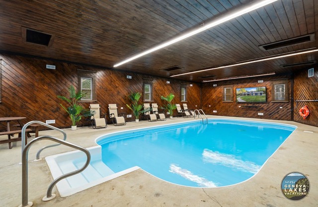 Twin Pines|Year-Round Indoor Heated Pool| 3 Mins Wilmot Ski Resort|Family Reunions|Pickelball/Tennis