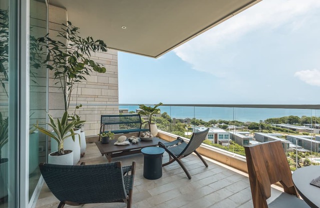 4BR Seaview Apartment at Calablanca D5