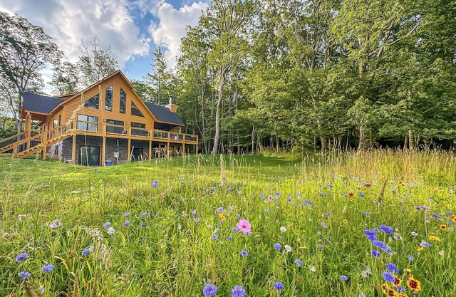 New: Charming Cabin Home with Free Golf + More