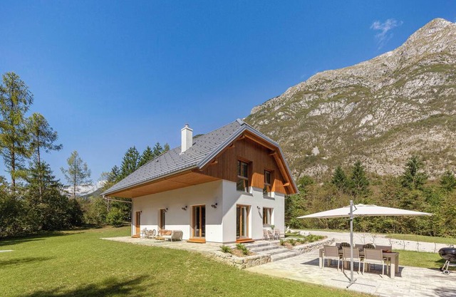 Soca Valley, Wonderful new house