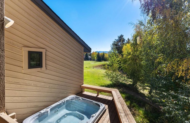 Fairway Haven with Private hot tub!