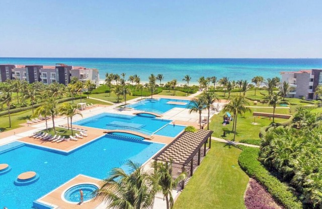 Casa Bonita, Oceanfront, walkout pool, Mareazul