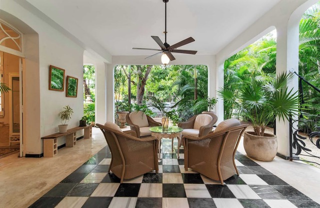 Casa Damiana: Colonial Charm with Private Pool