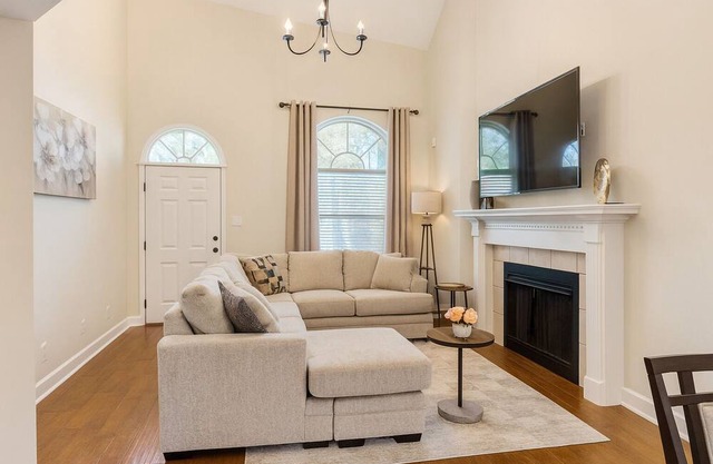 Modern Comfort Meets Homey Charm – Your Perfect 3-Bedroom Getaway