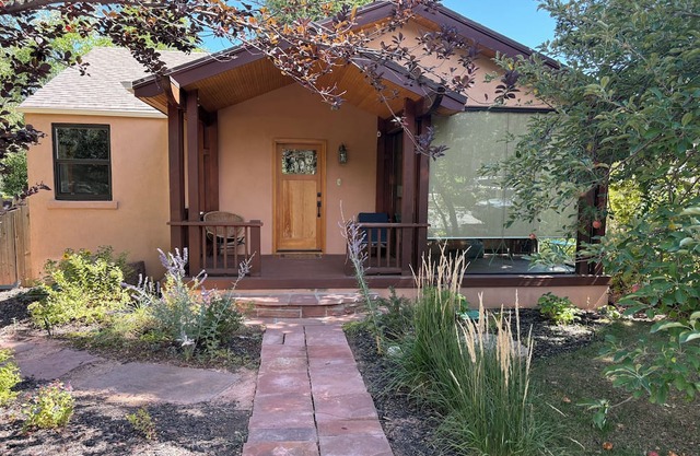 Serene 3-bedroom,3 bathrm house in Boulder for a peaceful getaway,Newlands 'hood