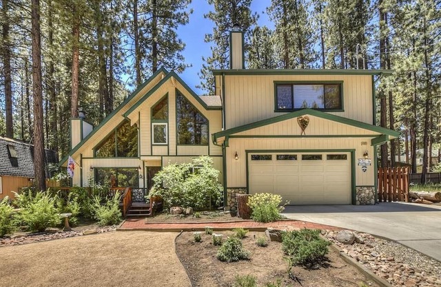 Dog-friendly ski haven with game room, BBQ, short walk to Snow Summit ski resort