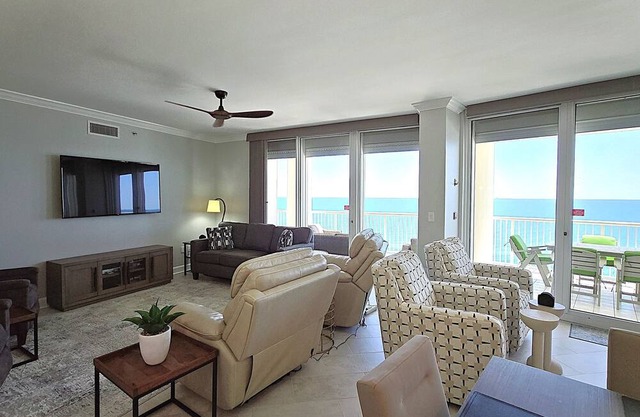 Bristol 1805: Double Master,Sleeps 10 in beds,54-foot balcony,K/K/K/K/T-XL,T-XL