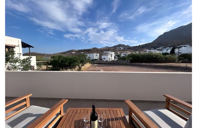 Holiday Home 'Livadakia Beach House' with Balcony and Air Conditioning