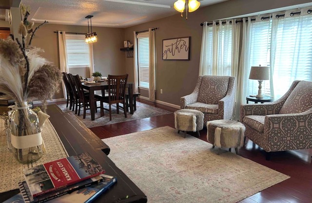 LuxOpenFloor 5Bdrm- 2K ensuites + Apt