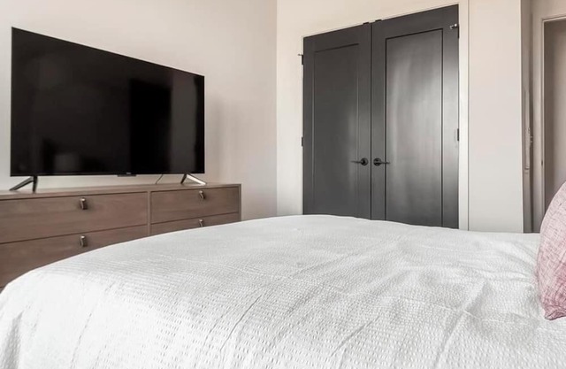 Landing at Expo at Forest Park - 1 Bedroom in Skinker De Baliviere