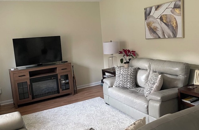 Charming house with 1-bedroom for rent in pleasant Morrow with AC, WiFi.