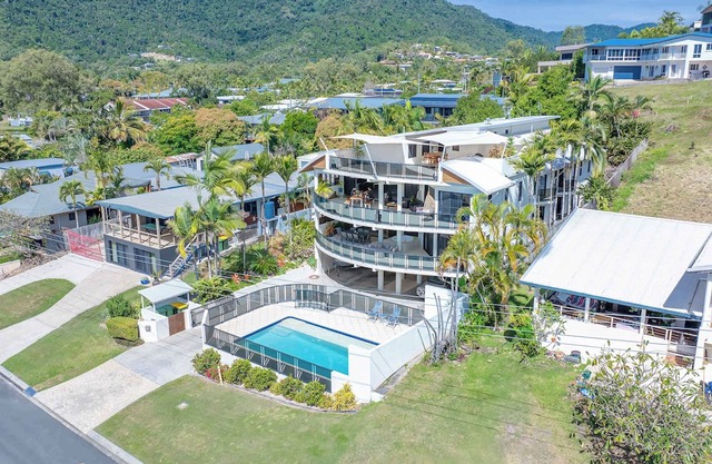 Whitsunday Escape - Beachfront Penthouse with Pool